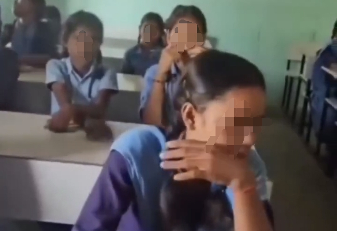 “டாய்லெட் கழுவனும் சமைக்கணும், இதுதான் ஸ்கூல்ல நடக்குது” மாணவியின் கண்ணீர் வாக்குமூலம்…. வைரலாகும் பகீர் வீடியோ….!!
