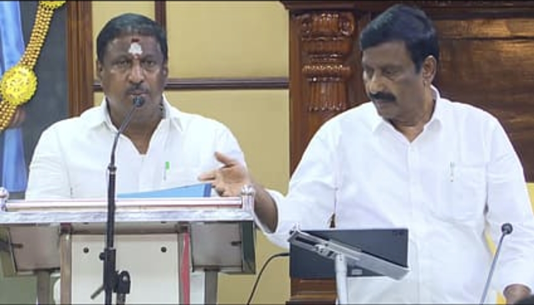 “நீங்க மட்டும்தான் லஞ்சம் வாங்க மாட்டோம்னு சொல்றீங்களா?” தவெக கூட்டணி எம்.எல்.ஏ-வை கலாய்த்த சபாநாயகர்….!!