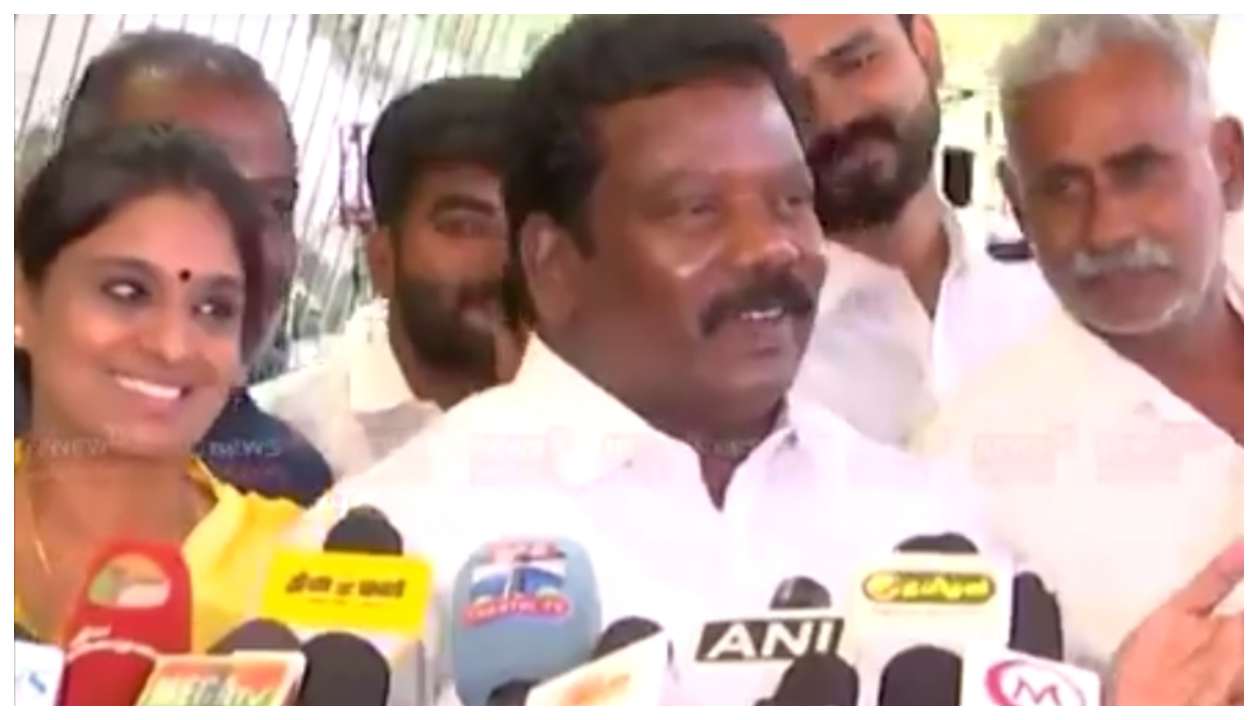 “எனக்கு தெரிஞ்ச ஆங்கிலம் அவ்வளவுதான்!” – விமர்சனங்களுக்கு செல்வப்பெருந்தகை கொடுத்த பதிலடி.. வைரலாகும் பரபரப்பு பேட்டி..!!