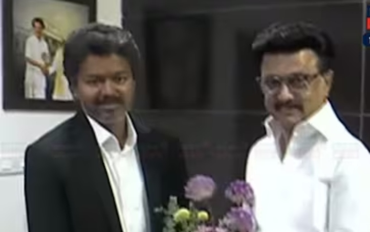 Breaking: “அரசியல் நாகரிகத்தின் உச்சம்!”… திமுக தலைவரைச் சந்தித்த முதல்வர் விஜய்.. தமிழக அரசியலில் ஒரு ‘மெகா’ சந்திப்பு..!!!!