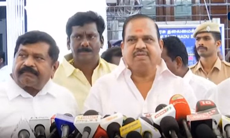 “தலைமைச் செயலகமா? தவெக ஆபீஸா?”… 4 அதிமுக எம்.எல்.ஏக்கள் அடுத்தடுத்து எஸ்கேப்.. அக்ரி கிருஷ்ணமூர்த்தி காட்டம்..!!!!