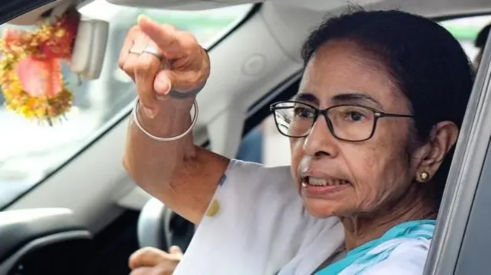 “ராஜினாமா பேச்சிற்கே இடமில்லை!”… மம்தா பானர்ஜி அதிரடி.. மேற்கு வங்க அரசியலில் பரபரப்பு..!!!