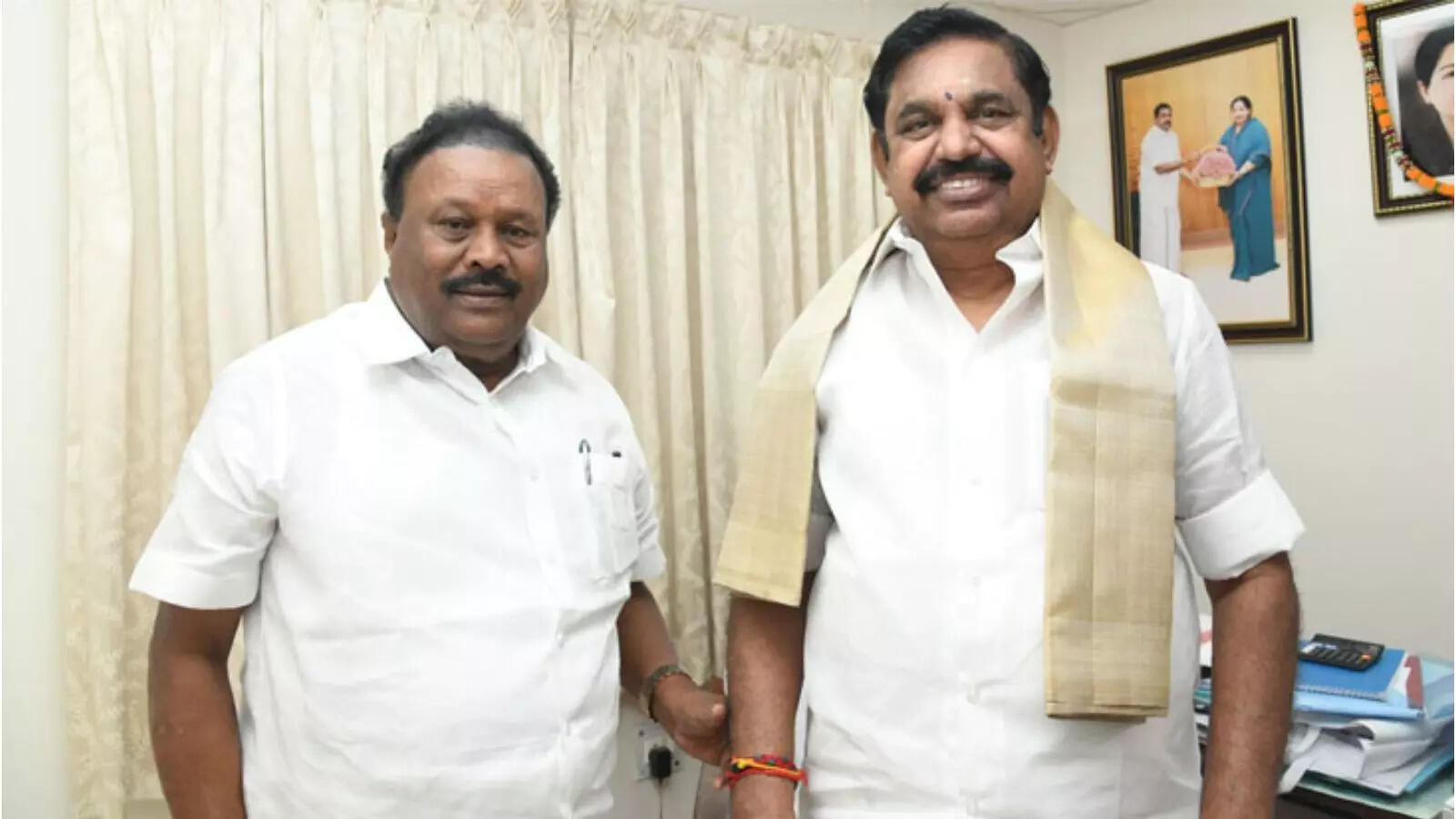 எடப்பாடிக்கு 100% ஆதரவு…! ஏற்கனவே கையெழுத்து போட்டாச்சு… இனி அதிமுக கோட்டையை யாரும் அசைக்க முடியாது… திண்டுக்கல் சீனிவாசன் அதிரடி..!!