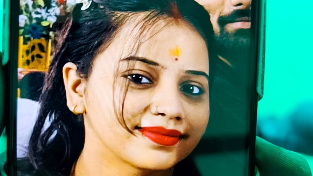 “ரூ.7,00,000 கொடுத்தும் அடங்காத ஆசை”… கார் கேட்டு டார்ச்சர்… கூட்டு சேர்ந்த கணவன் குடும்பம்… உயிரையே விட்ட இளம் பெண்… அநியாயம் பண்றீங்க..!!