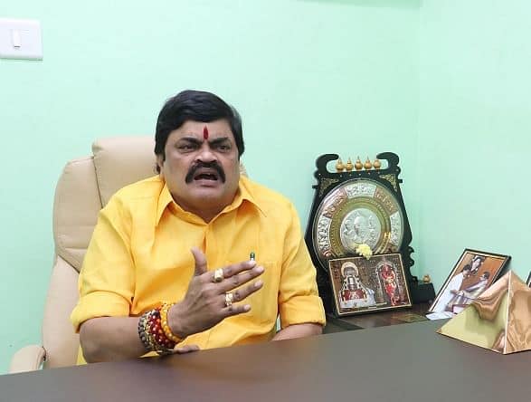 “எங்கேயோ இருந்துட்டு தப்பு தப்பா கணக்கு போடாதீங்க” 6 கோடி பேர் மனசு உங்களுக்கு எப்படி தெரியும்….? வடநாட்டு மீடியாக்களுக்கு ராஜேந்திர பாலாஜி பதிலடி….!!