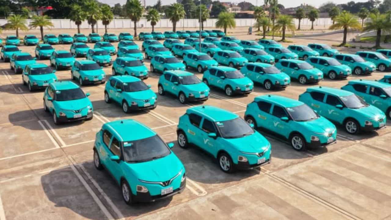 ஓலா, ஊபருக்கு இனி டைம் முடிஞ்சது..!” – இந்தியாவுக்குள் நுழையும் வியட்நாமின் மெகா மின்சார டாக்சி.. வின்ஃபாஸ்ட் நிறுவனத்தின் ‘கிரீன் எஸ்எம்’ அதிரடி திட்டம்..!!”