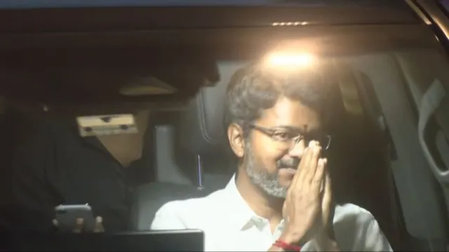 “118 வந்தாச்சு.. வழி விடுங்க!” – ஐயுஎம்எல், விசிக ஆதரவுடன் மெஜாரிட்டியைத் தொட்ட விஜய்! – ஆளுநர் மாளிகை நோக்கி விரையும் தளபதி..!!