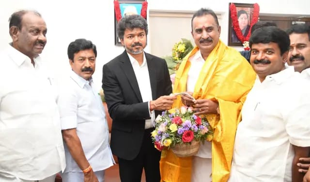 Breaking: காலையிலேயே சி.வி சண்முகம் தரப்புக்கு ஷாக்.. அதிமுக எம்எல்ஏக்களுக்கு அமைச்சரவையில் இடமில்லை… வெளியானது 23 பேர் லிஸ்ட்…!!