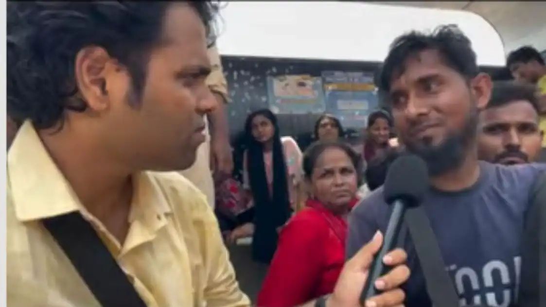 “அடுத்து எங்கே போறதுன்னே தெரியல.. “மும்பையில பிச்சை எடுத்தா மாசம் இத்தனை ஆயிரமா..?” – ஆக்கிரமிப்பு அகற்றிய இடத்தில் அம்பலமான ஷாக்கிங் உண்மை.. வைரல் வீடியோ..!!”