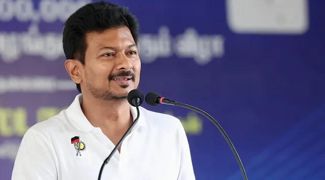 “சட்டமன்றத்தில் விஜய் vs உதயநிதி!” – நேருக்கு நேர் மோதப்போகும் நண்பர்கள்.. தமிழக அரசியலில் இன்று முதல் புதிய அத்தியாயம்.. ஒரு பக்கம் ‘தளபதி’.. இன்னொரு பக்கம் ‘இளைய தளபதி’..!!