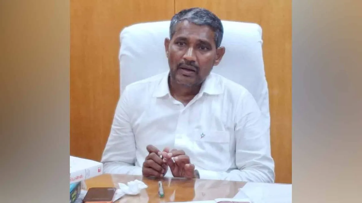 “போலீஸ் என்ன எப்போதும் முறைச்சுட்டே இருக்கணுமா.?” அவங்க சிரிக்கவே கூடாதா சார்.? அமைச்சர் வன்னி அரசுவின் பதில்..!!