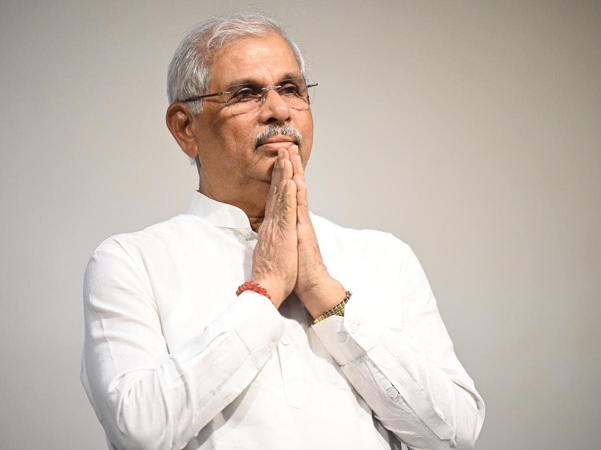 “மருத்துவமனையில் இருப்பவர்கள் நலம் பெற வேண்டுகிறேன்” வாயு கசிவு விபத்தில் துயரம் அடைந்த ஆளுநர்…. பாதிக்கப்பட்டவர்களுக்கு ஆறுதல்….!!