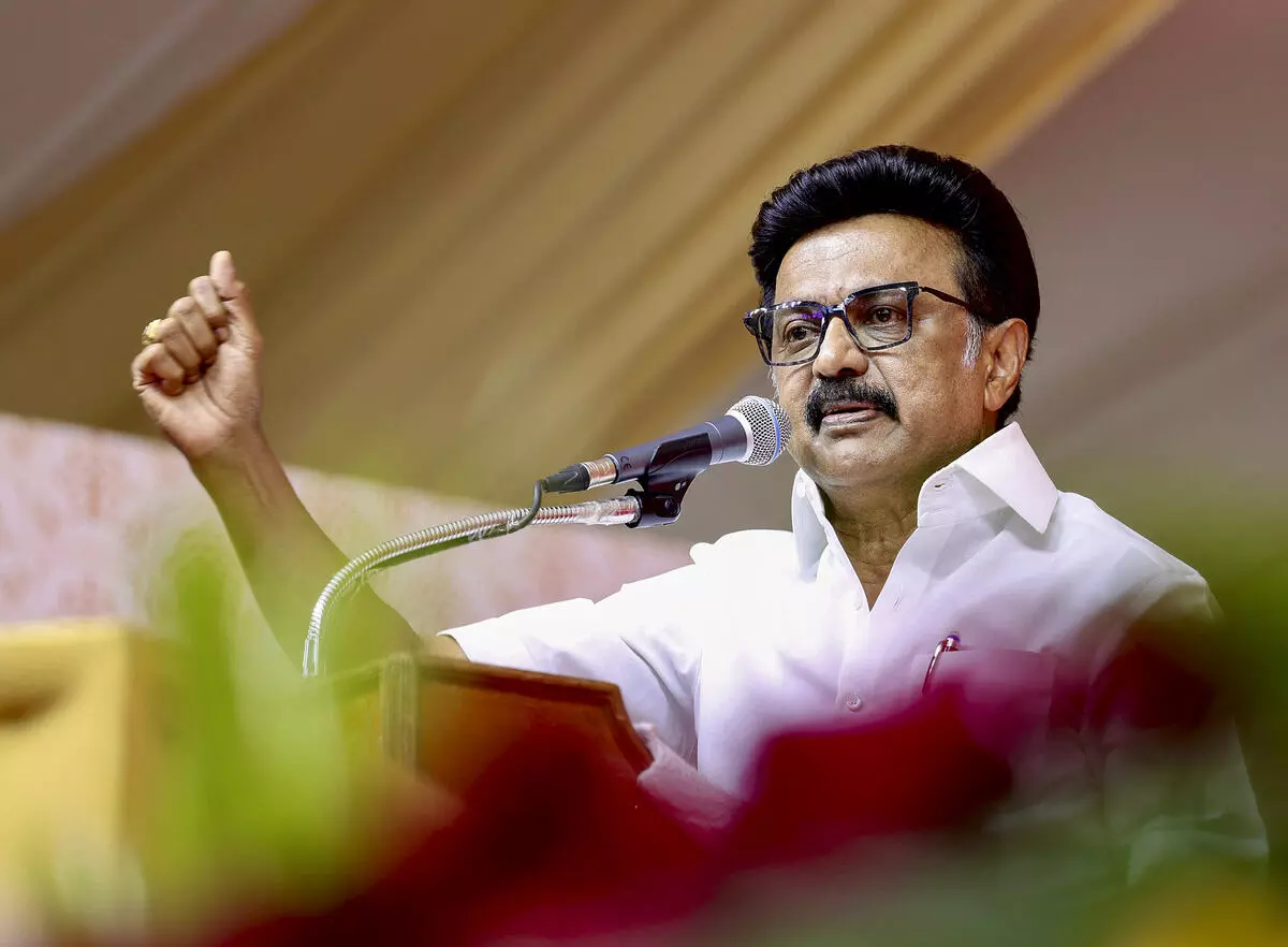 “காங்கிரசின் துரோகத்தைத் தோலுரித்துக் காட்டுங்கள்!”.. கூட்டணிக் கட்சிகளை எப்படி விமர்சிக்க வேண்டும்.. த.வெ.க.வின் பலவீனத்தைக் குறிவைத்த  மு.க.ஸ்டாலின்..!!