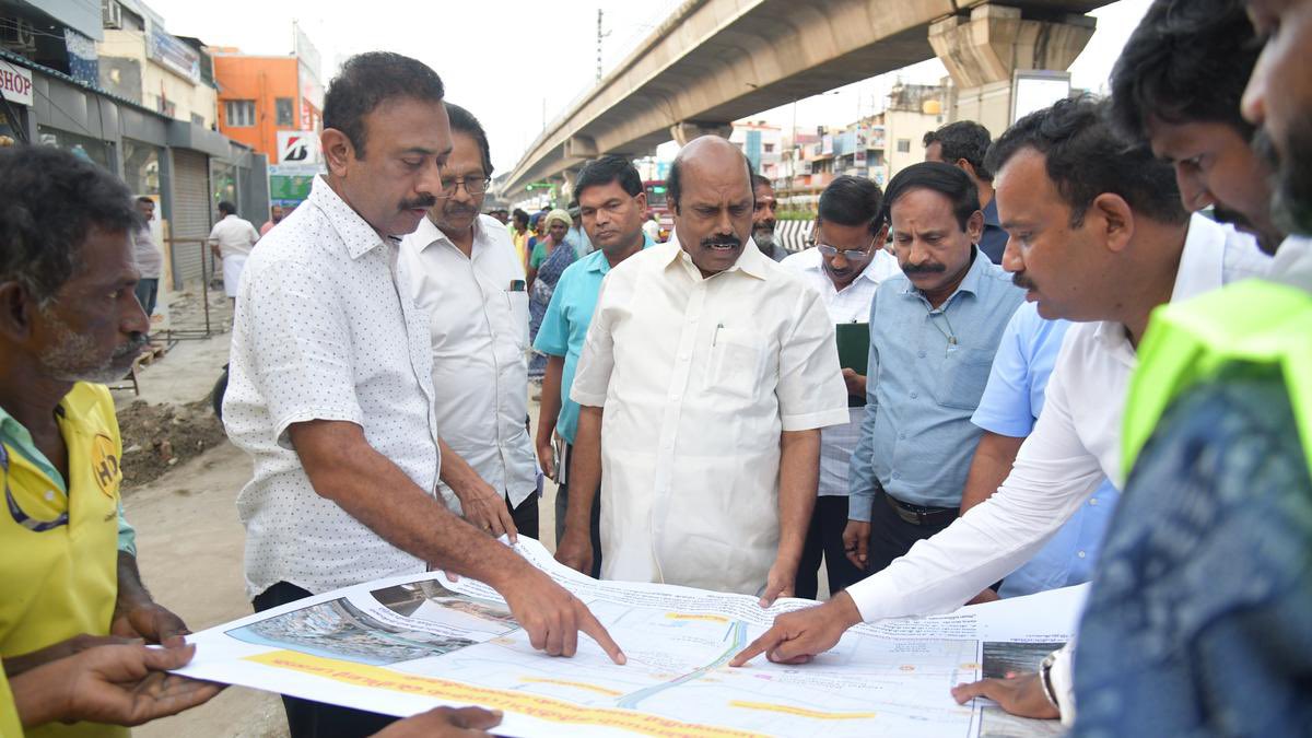 “600 கோடி ஊழல்.. அமைச்சர் எ.வ.வேலு சிக்கினாரா?” ஒப்பந்ததாரர்கள் கொடுத்த 35% கமிஷன்.. லஞ்சப் பேய் பிடித்தாடும் நெடுஞ்சாலைத் துறை.. ஆதாரங்களுடன் வெளியாகும் அதிர்ச்சித் தகவல்..!!”