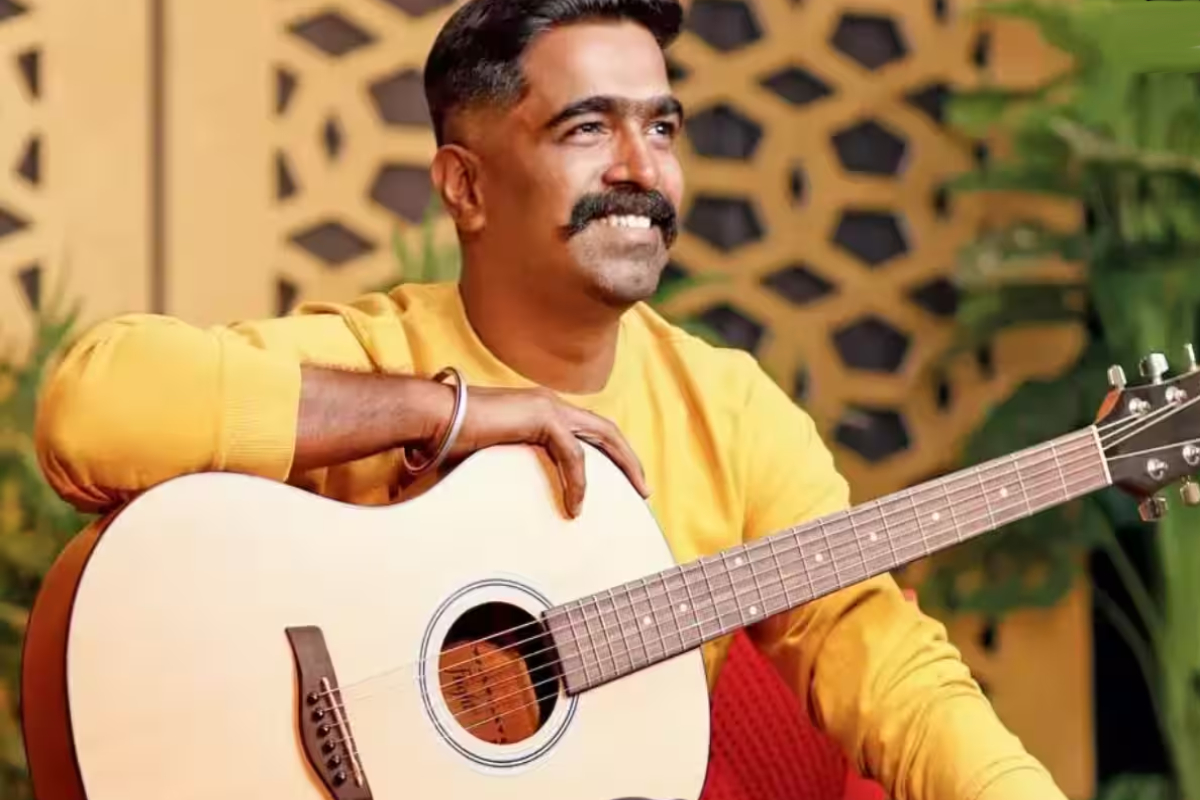 “18 வயசுக்குள்ள ரெண்டு முறை உயிரை விட ட்ரை பண்ணேன்” கேஜிஎஃப் இசையமைப்பாளர் வெளியிட்ட அதிர்ச்சி உண்மை….!!