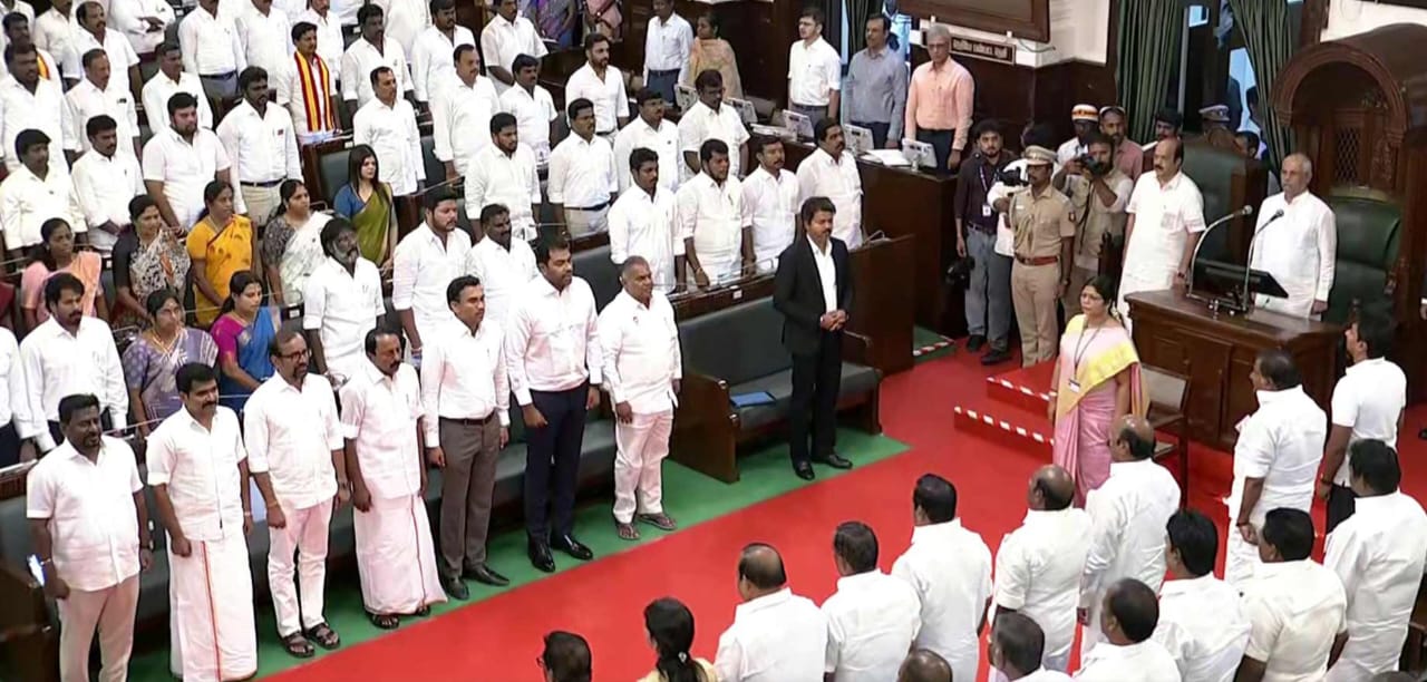 Breaking: தமிழ் தாய் வாழ்த்துடன் தொடங்கியது சட்டப்பேரவை கூட்டத்தொடர்… முதல்வர் விஜய்க்கு ஆளுநர் அர்லேகர் புகழாரம்…!!
