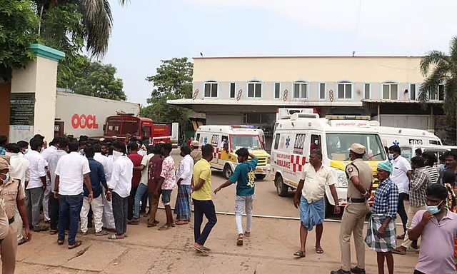 Breaking: தமிழகத்தை உலுக்கிய பயங்கரம்… அமோனியா வாயு கசிவால் உயிரிழந்தவர்களின் எண்ணிக்கை 10 ஆக உயர்வு.. காலையிலேயே அதிர்ச்சி..!