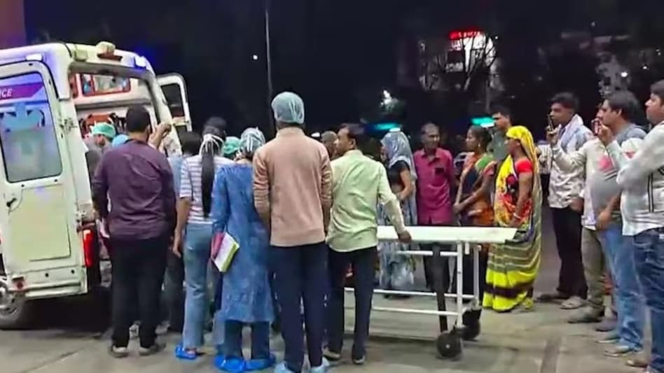 5 கர்ப்பிணிகள் இறந்ததுக்கு இதுதான் காரணம்…. மருந்துக்கு பதிலா தண்ணீர் இன்ஜெக்ஷன்…. அரசு மருத்துவமனை பரபரப்பு….!!