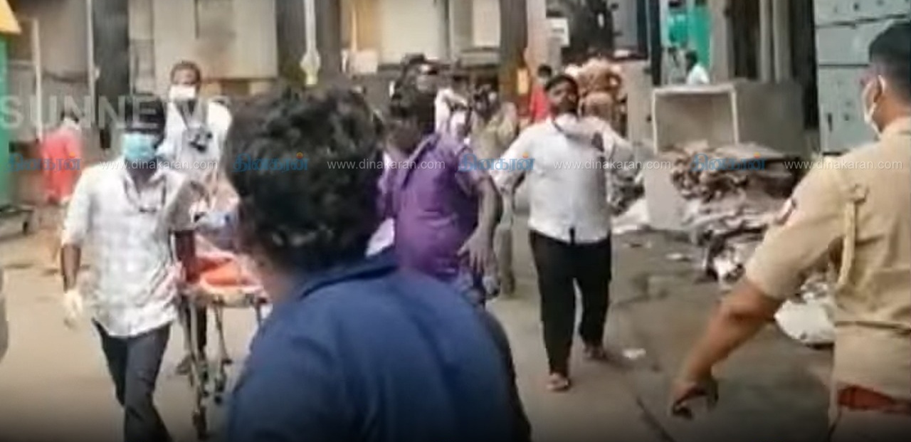 “காக்கரோச் ஜனதா கட்சியின் போராட்டம்!”… இளைஞர் காதில் டெல்லி போலீஸ் சொன்ன ‘அந்த’ வார்த்தை.. ஜந்தர் மந்தரில் வெடித்த “ஐ லவ் யூ” கோஷம்.. வைரல் வீடியோ..!!!