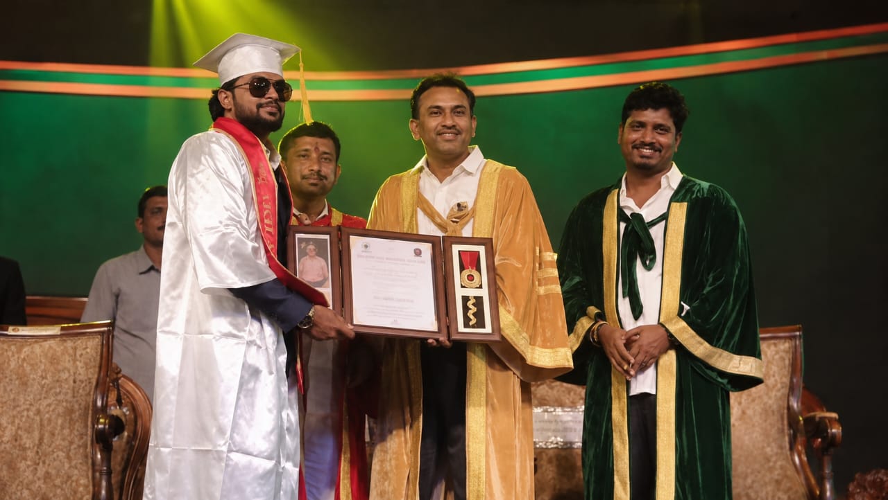 காலேஜ் பட்டமளிப்பு விழாவில் தவெக பிரச்சார பாடல்..! “3 அமைச்சர்கள் இருந்தும் கண்டுக்கல”… ஃபர்ஸ்ட் ஸ்கூல் இப்ப கல்லூரி… வானதி சீனிவாசன் கொந்தளிப்பு…!!!