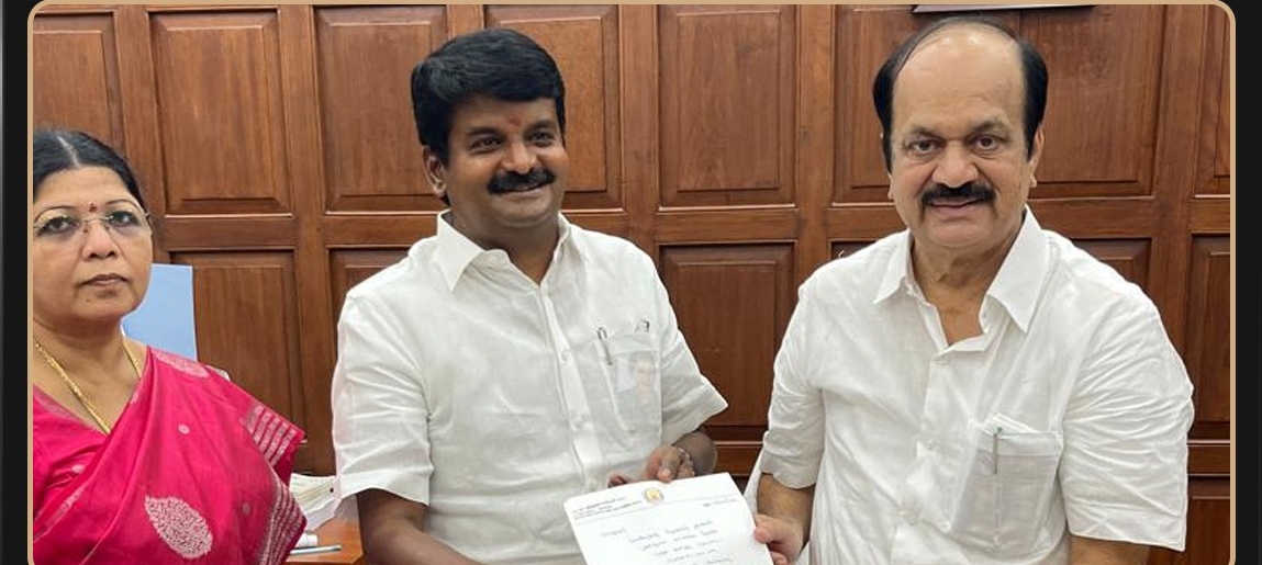 Breaking: “அதிமுக-வுக்கு அடுத்த மெகா அதிர்ச்சி!”.. விராலிமலை எம்எல்ஏ பதவியை அதிரடியாக ராஜினாமா செய்தார் சி.விஜயபாஸ்கர்.. ஜேசிடி பிரபாகரை நேரில் சந்தித்து கடிதம்..!!