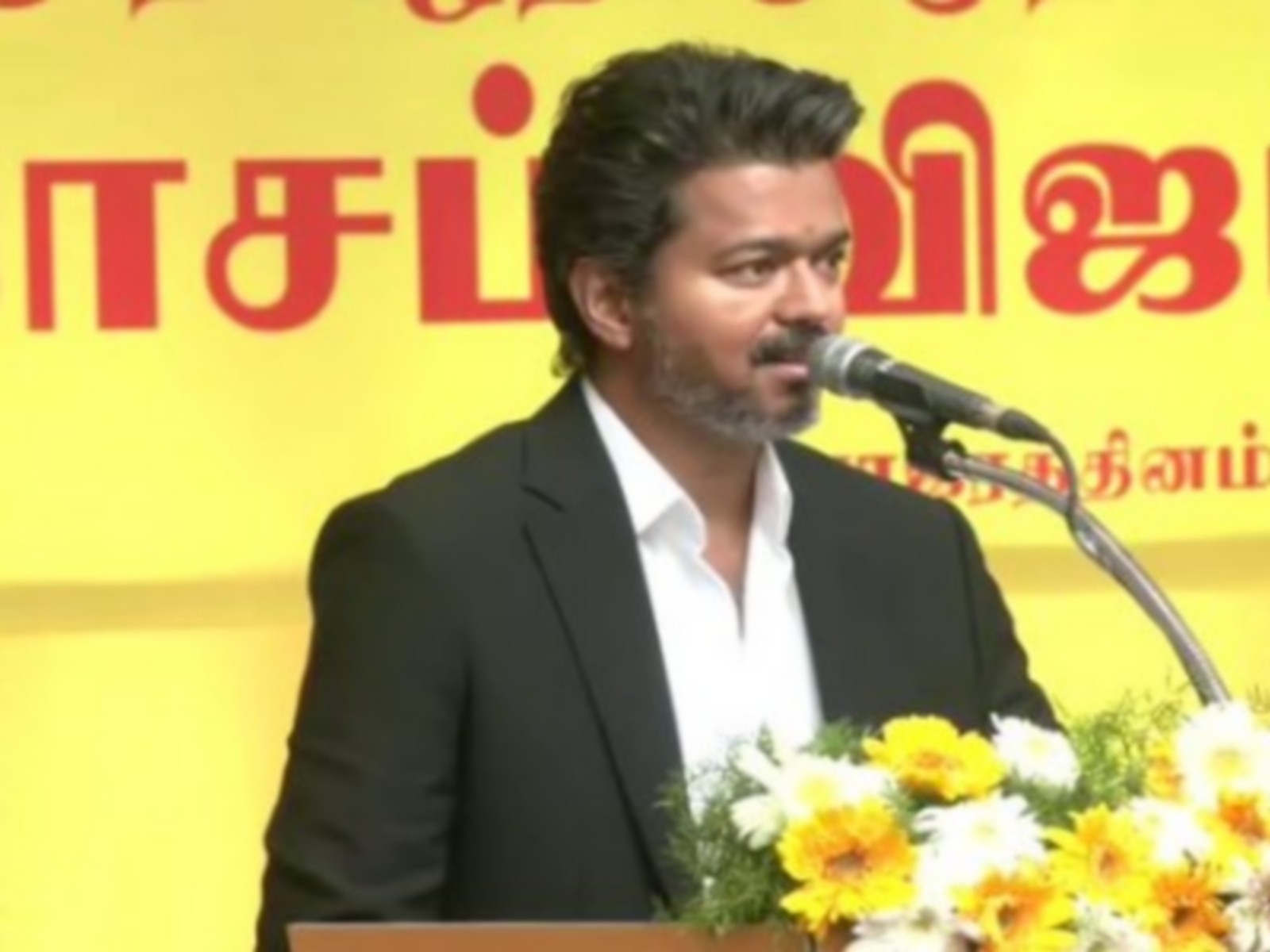 “டெல்லி டூ கர்நாடகா!”.. திடீர் ஆன்மீகப் பயணம் மேற்கொள்ளும் முதல்வர் விஜய்… கொல்லூர் மூகாம்பிகை கோயிலில் விசேஷ தரிசனம்.. பின்னணியில் இருக்கும் ரகசியம்..!!!