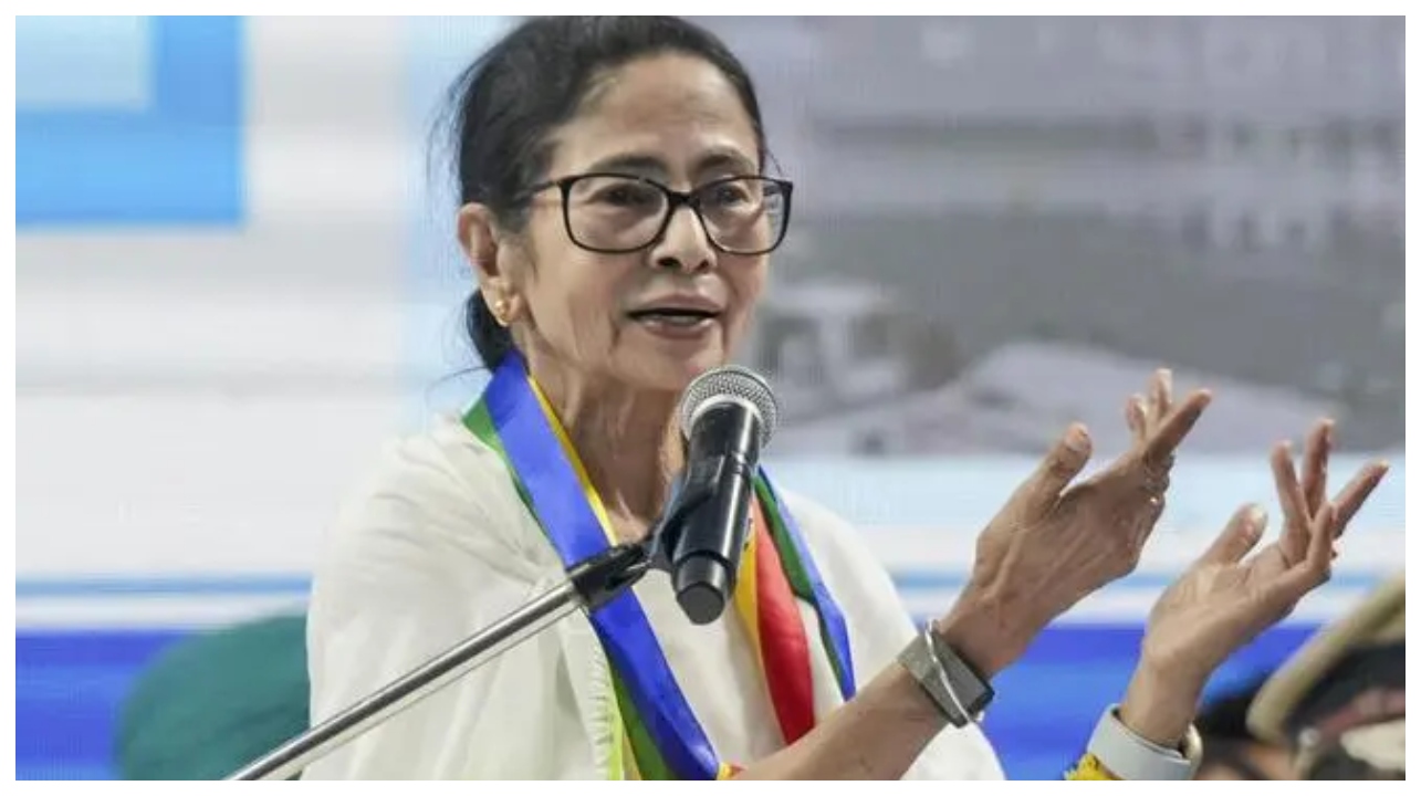 மம்தா பானர்ஜியை கழட்டிவிட்ட 58 எம்.எல்.ஏ-க்கள்… ரிதப்ரதாவின் ‘மாஸ்டர் பிளான்’… மேற்கு வங்கத்தில் அடுத்து என்ன நடக்கப்போகுது..?