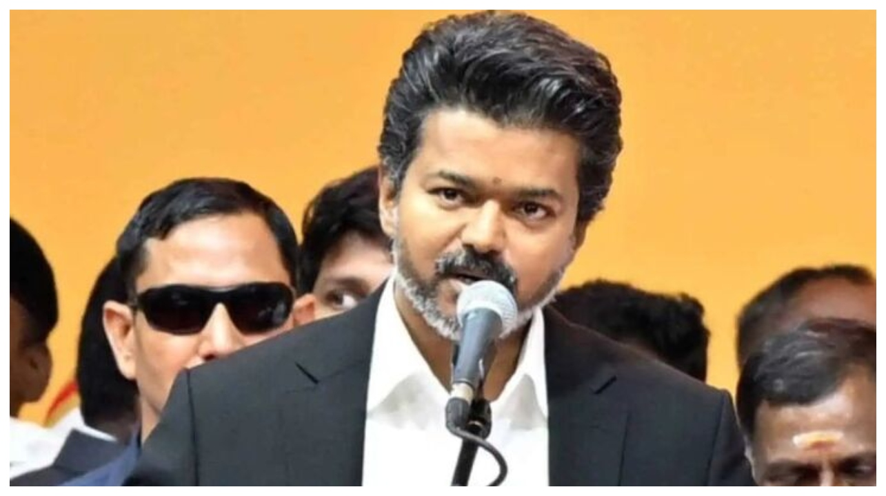 “ஸ்டாலினின் பெருந்தன்மைக்கு பின்னாடி இப்படி ஒரு பிளானா?”… திமுக-வை தெறிக்கவிட்ட விஜய் கட்சியின் அதிரடி ட்வீட்..!!!