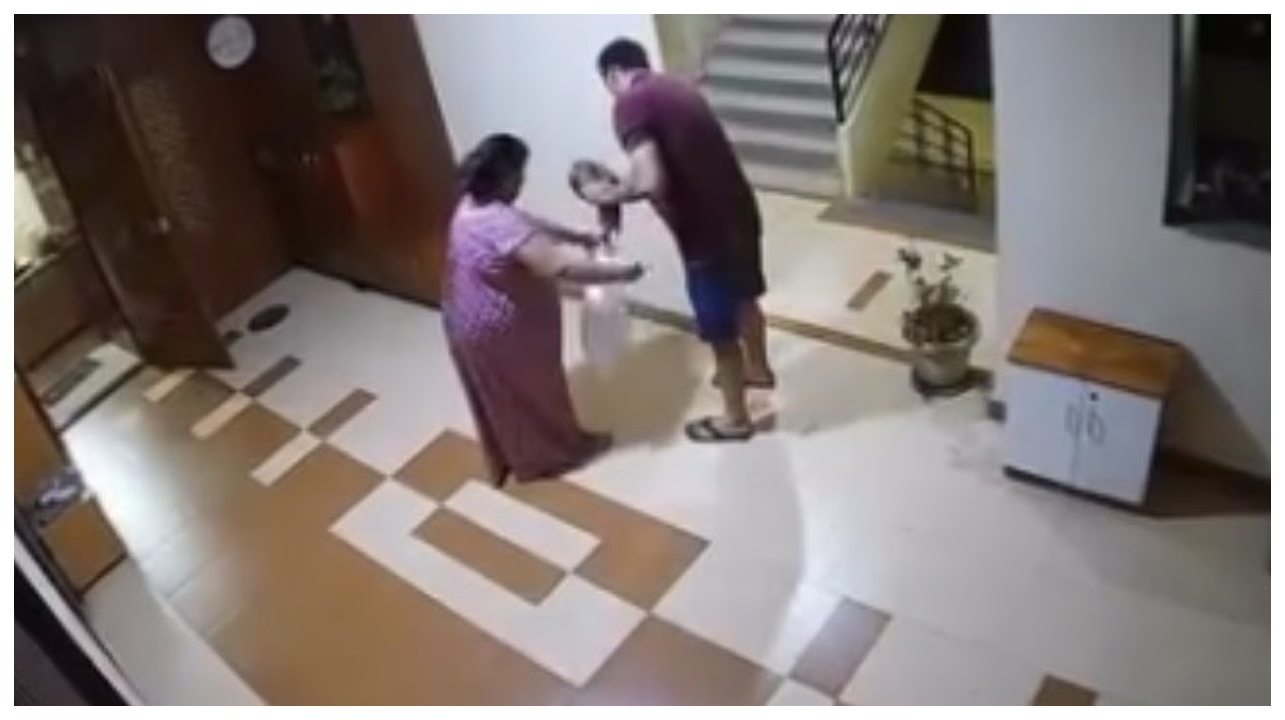 “மனுஷனா நீ?.. அலறிய பூனையை பிளாஸ்டிக் பையில் கட்டி கடத்திய கல்நெஞ்சக்காரன்.. போலீஸ் எடுத்த அதிரடி ஆக்சன்.. வைரலாகும் வீடியோ..!!!