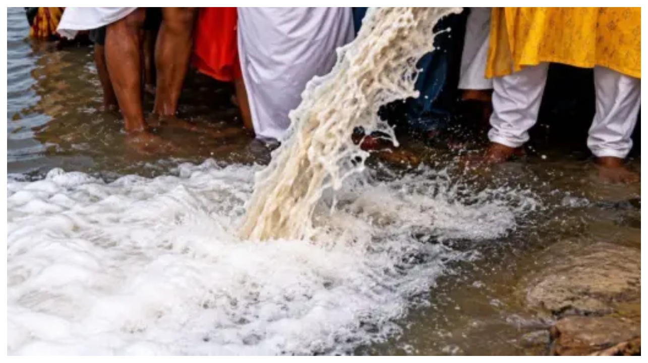 நர்மதையை மூழ்கடித்த 11,000 லிட்டர் பால் அபிஷேகம்.. சாக்கடையை விட மோசமாக மாறும் புனித நீர்?.. NGT அதிரடி நோட்டீஸால் பரபரப்பு..!!!