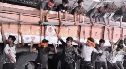 “அட இது சூப்பர் ஐடியாவா இருக்கே!” முழு அணியும் ஒன்னா சேர்ந்தா எதையும் சாதிக்கலாம் போல…. இணையத்தை உலுக்கும் அசாத்திய கூட்டு உழைப்பின் பின்னணி….!!