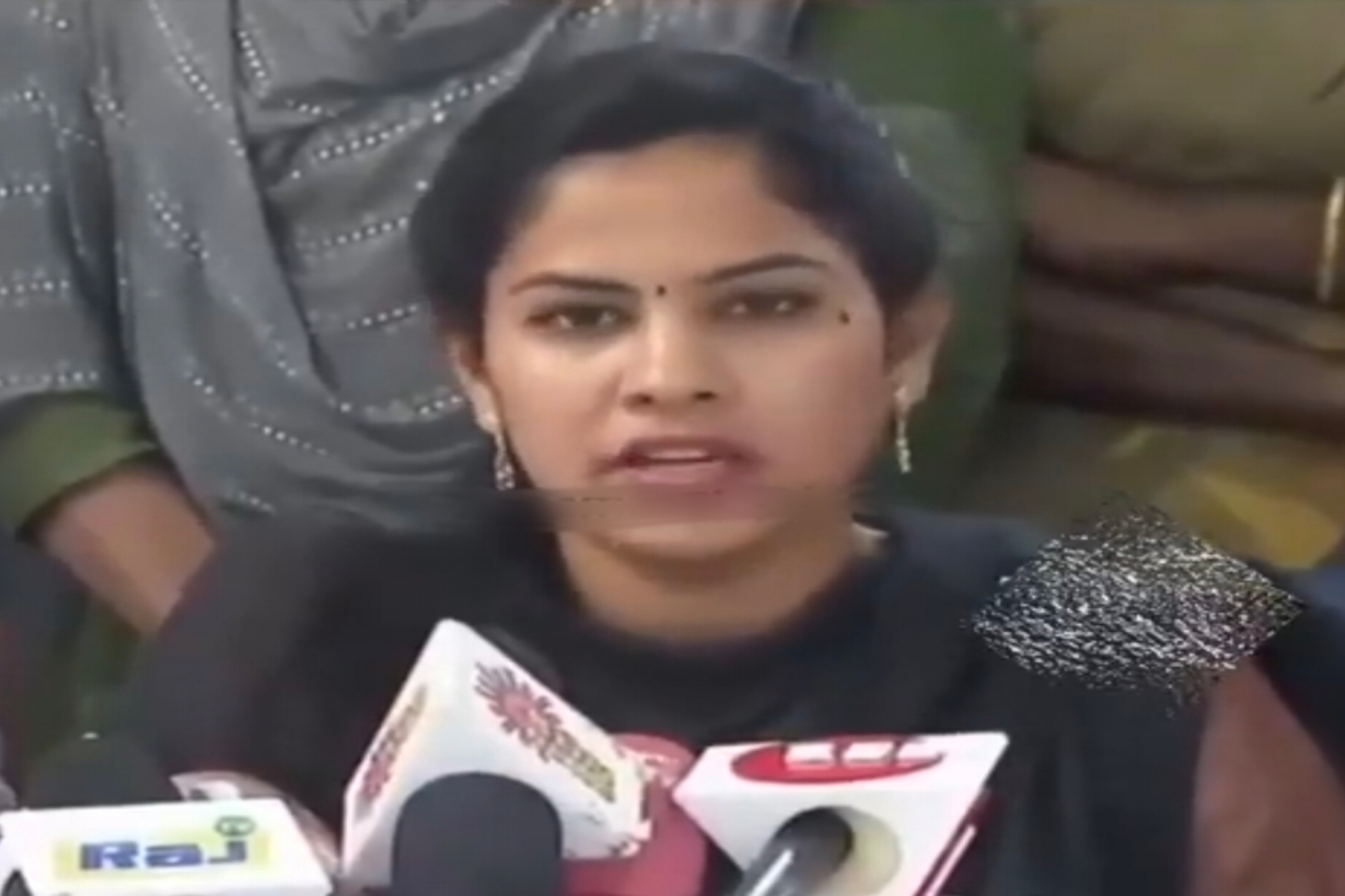 “மண்டைல ஏதாவது இருக்கான்னு கேட்டீங்கள்ளா?” உங்க கொசு வழங்கும் திட்டம் ஞாபகம் இருக்கா….? பதிலடி கொடுத்த விர்ச்சுவல் வாரியர்ஸ்….!!