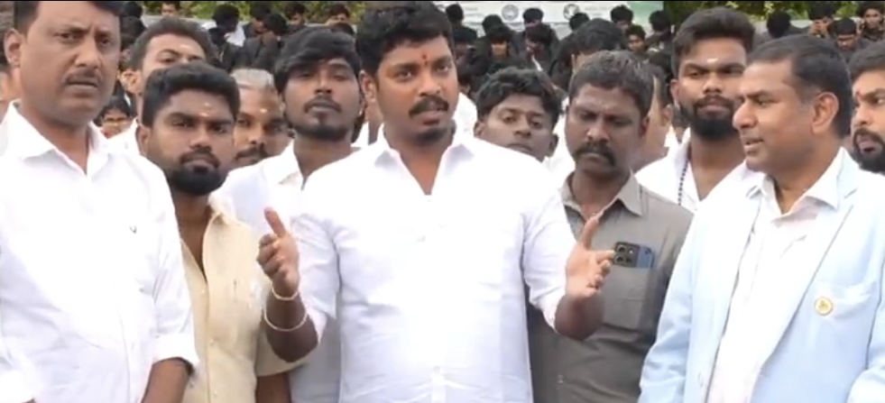 “எனக்கு அவங்கள மாதிரி ஊழல், மோசடி செய்யத் தெரியாது”  மாசம் 100 கோடி பண்ணிருக்கலாம்…. அமைச்சர் விக்னேஷ் கொடுத்த பதிலடி….!!