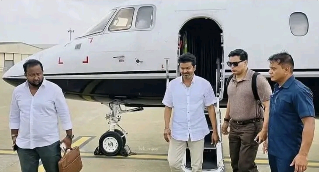 சொந்த காசில் டெல்லி பயணம்…. விமர்சித்தவர்களின் வாயை அடைத்த CM விஜய்…. பின்னணி என்ன….?