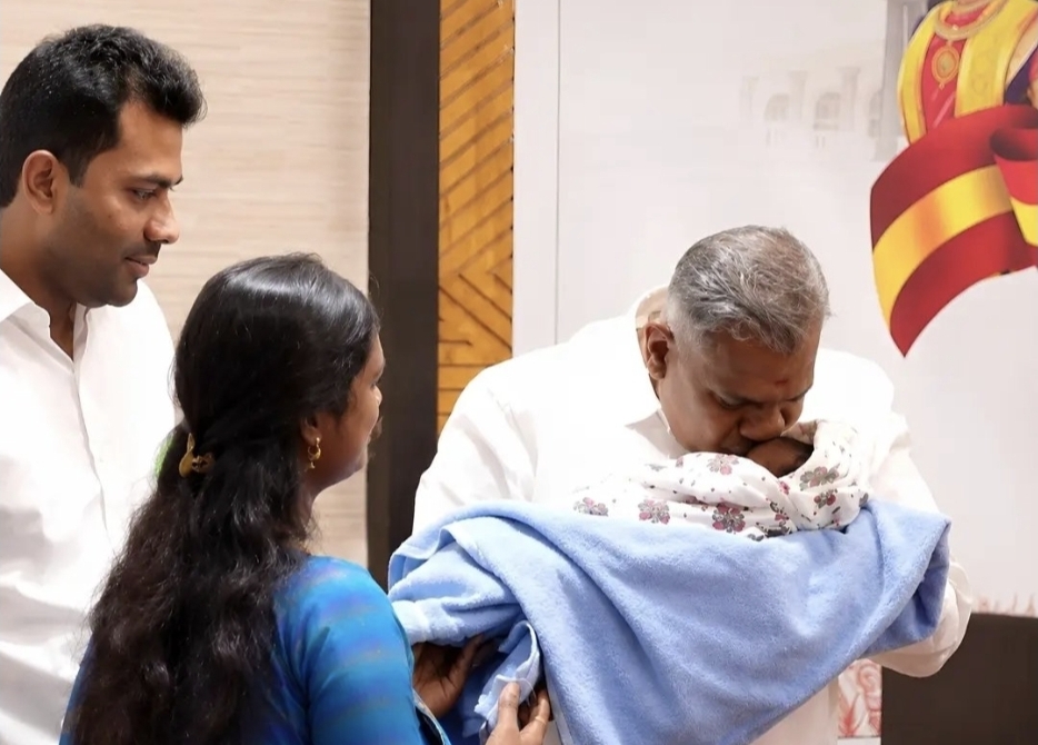 ​”இதுதான் உங்க லட்சணமான ஓஜி திமுக-வா?” தாய்மையை கொச்சைப்படுத்திய எதிர்க்கட்சிக்கு தவெக கொடுத்த மரண அடி….!!
