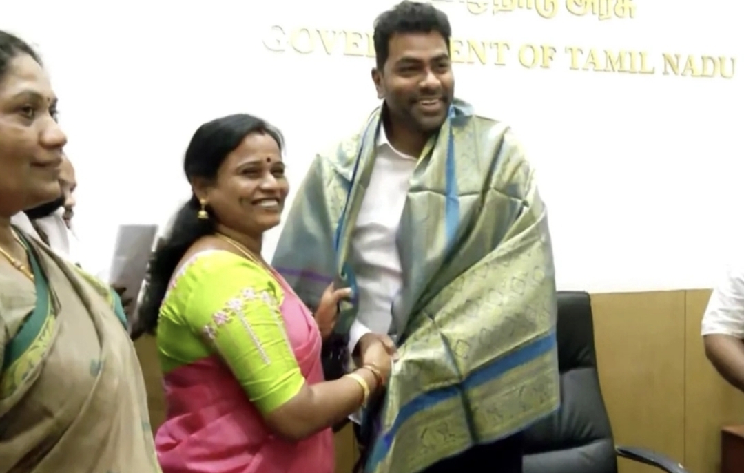 தவெக-வில் இணைந்த 3000 பேர்…. மரகதம் குமாரவேலின் மாஸ் மூவ்…. ஆட்டம் காணும் அதிமுக….!!