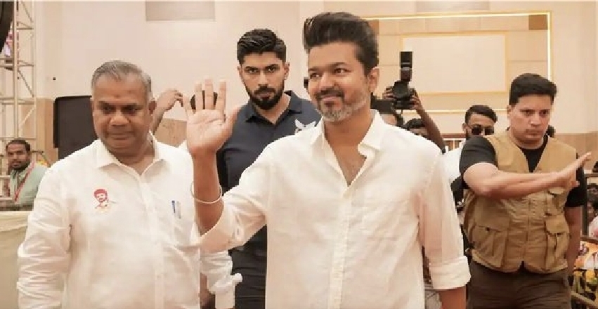 “மாணவர்களே ரெடியா இருங்க…. வராரு நம்ம முதல்வர் விஜய்” 4வது ஆண்டாக தவெக கல்வி விருது விழா…. அதிகாரிகளுக்கு பறந்த அவசர உத்தரவு….!!
