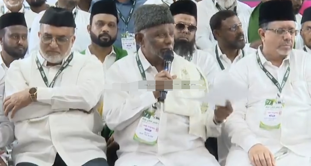 “அவரை உட்கார வைக்க வாடகை சோபாதான் வாங்கி போட்டோம்” எங்க ஆபீஸுக்கு இதுவரை எந்த CM-ம் வந்தது இல்ல…. காதர் மொகிதீன் கலகலப்பு….!!