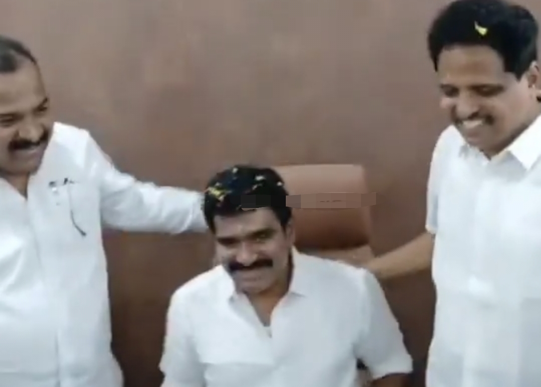 “அரசியல் நாகரிகத்தின் அடுத்த கட்டம்” சு.வெங்கடேசன், மாணிக்கம் தாகூர் செய்த அதிரடி காரியம்…. தவெக அமைச்சர் நிர்மல் குமார் நெகிழ்ச்சி….!!