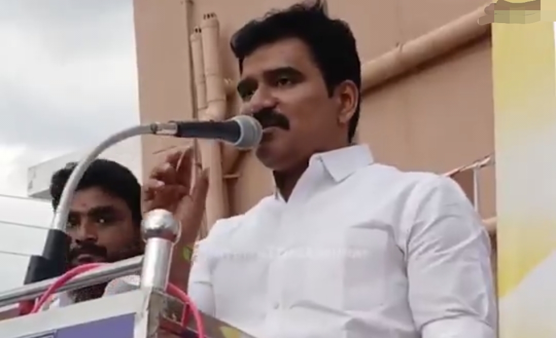 “யார் சொன்னாலும் கேட்க மாட்டார்…. ஆனா மக்களுக்கு பயப்படுவார்” முதல்வர் விஜய்யின் அட்வைஸை அம்பலப்படுத்திய அமைச்சர்….!!