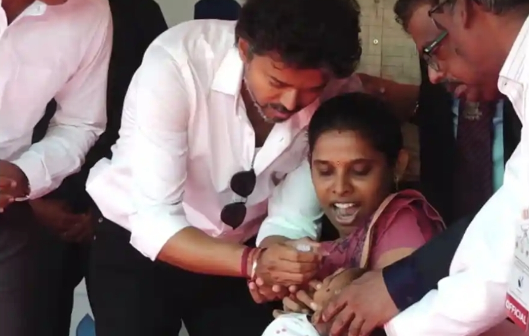 பெற்றோர்களே ரெடியா…. “இன்று மாலை 5 மணி வரை தான் டைம்” CM விஜய் கைகளால் சொட்டு மருந்து…. தமிழகம் முழுவதும் 43,051 மையங்கள் தயார்….!!