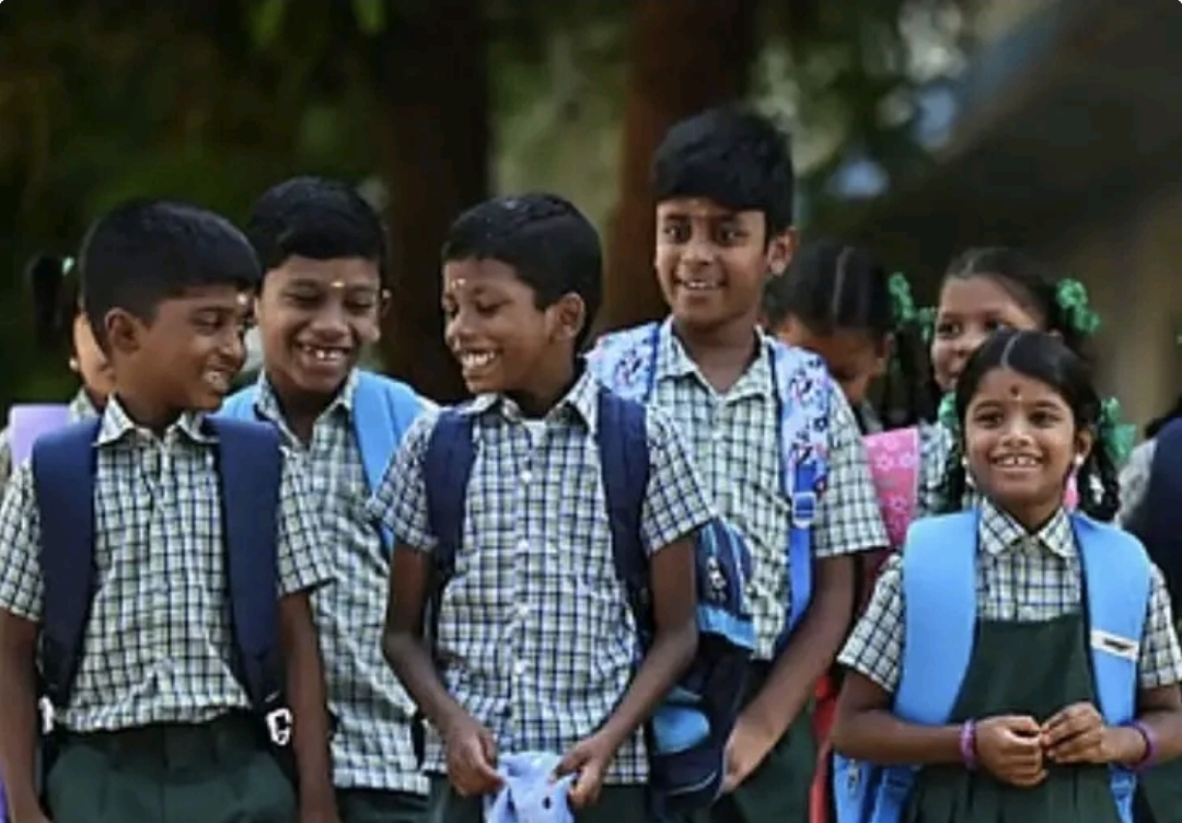 ஸ்கூல், காலேஜ் மற்றும் அரசு ஆபீஸ்களுக்கு நாளைக்கு லீவ்…. காரைக்கால் மாவட்ட மக்களுக்கு வெளியான ஹாப்பி நியூஸ்….!!