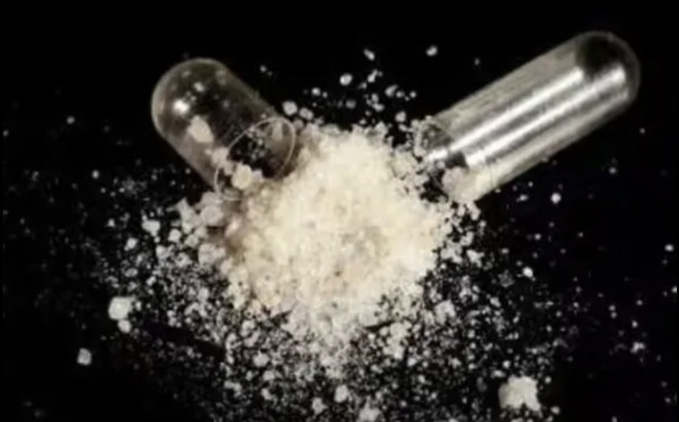 பிறப்புறுப்பில் மறைத்து வைக்கப்பட்டிருந்த 2 கிராம் MDMA…. சோதனையில் அம்பலமான அதிர்ச்சி உண்மை…. உறைந்துபோன அதிகாரிகள்….!!