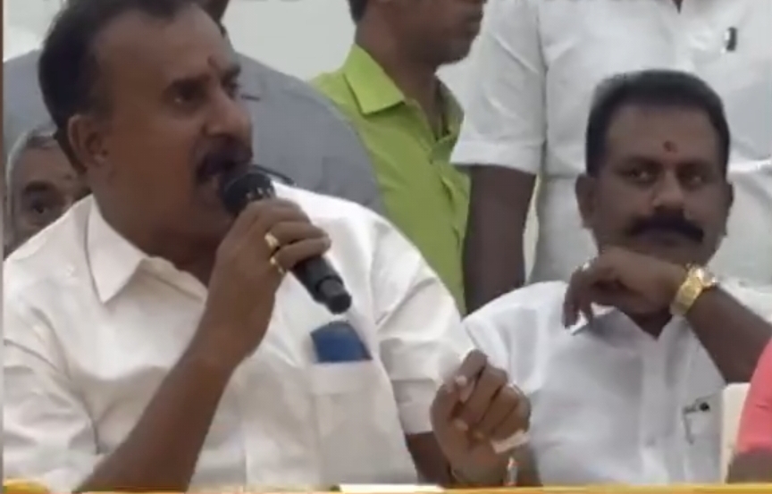 “எனக்கு மட்டும் பதவி கொடுத்தா எப்படி ஏத்துக்க முடியும்..?” 30 மாவட்ட செயலாளர்களுக்காக மல்லுக்கட்டும் வேலுமணி; பரபரக்கும் அரசியல் களம்!