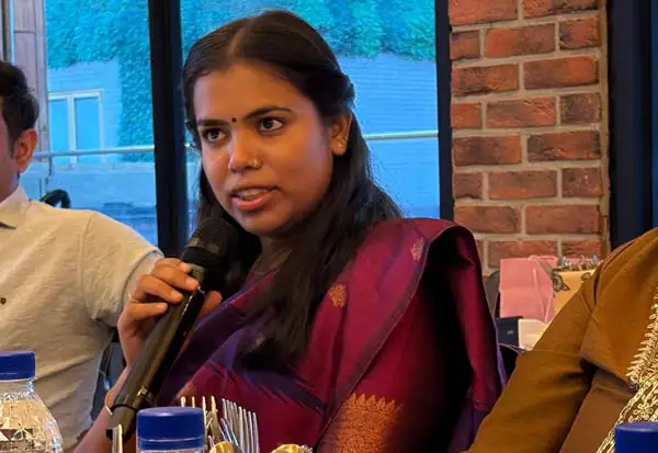 “ஒவ்வொரு டெண்டருக்கும் அந்தத் தம்பி கமிஷன் கேட்டு மிரட்டுனதாலதான் , 3 லட்சம் கோடி முதலீடும் தமிழ்நாட்டை விட்டு ஓடிப்போச்சு!”- அமைச்சர் கீர்த்தனா காரசார பேச்சு..!!