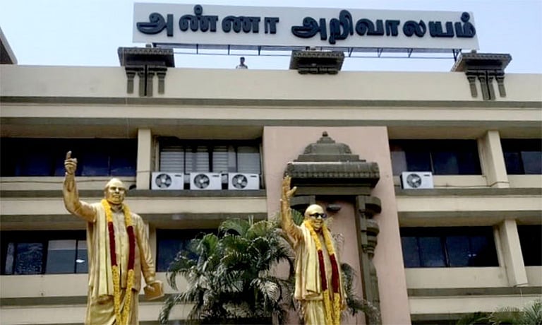 பித்தலாட்டம்…! “டெய்லி ஒரு பொய்யா”..? மின்வாரியத்தில் 300 பேருக்கு பதவி உயர்வு… தவெக இப்படி செஞ்சது தப்பு… கொந்தளித்த திமுக.. பரபரப்பு அறிக்கை..!