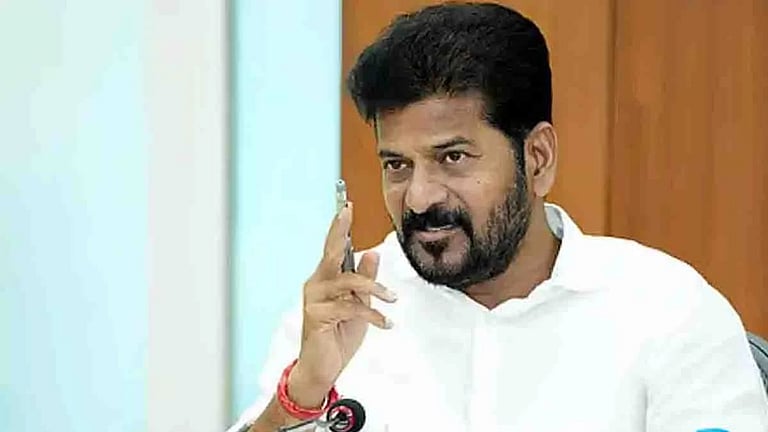 “ஹைட்ரா”… ஹிட்லரால் ஈர்க்கப்பட்டு தான் இந்த திட்டத்தை செயல்படுத்தினேன்  .. முதல்வர் ரேவந்த் ரெட்டியின் பேச்சால் வெடித்த சர்ச்சை… கொந்தளிக்கும் எதிர்கட்சிகள்..!!