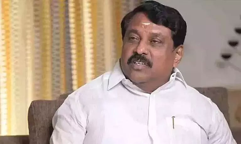 “பள்ளியில் பல்லி விழுந்த சாப்பாடு”… மருத்துவமனையில் 11 மாணவர்கள்… ஏழை மாணவர்களின் உயிரோடு விளையாடுவதா…? கொந்தளித்த நயினார் நாகேந்திரன்… பரபரப்பு வீடியோ..!