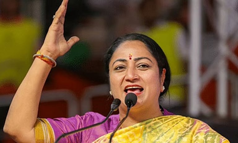 தெர்மாகோல் அறிவியலையே மிஞ்சிய விளக்கம்..! “வெப்பத்தில் ஆவியாகும் தண்ணீர்”… அதனாலதான் குடிநீர் பிரச்சனை வந்துட்டாம்… டெல்லி முதல்வரின் பகீர் விளக்கம்…!!