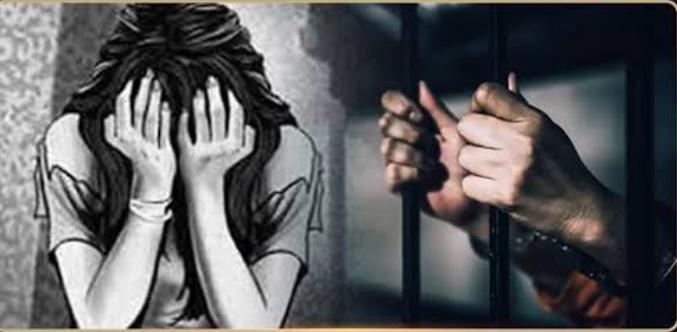 நாகரிக உலகில் இப்படியொரு அநாகரிகமாm.? பொது இடத்திலும் பாதுகாப்பு இல்லையா…பெண்களுக்கு நேர்ந்த அதிர்ச்சி – பின்னணியில் இருந்த நபர் கைது…!!